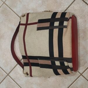 Boutique shoulder bag.